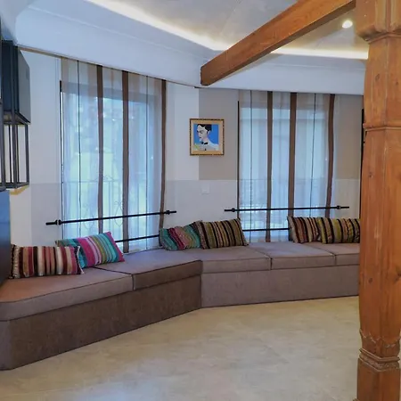 Nest Луксозна вила *